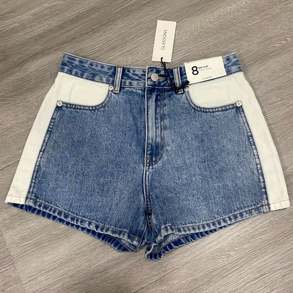 Glassons shorts - Picture 1 of 2